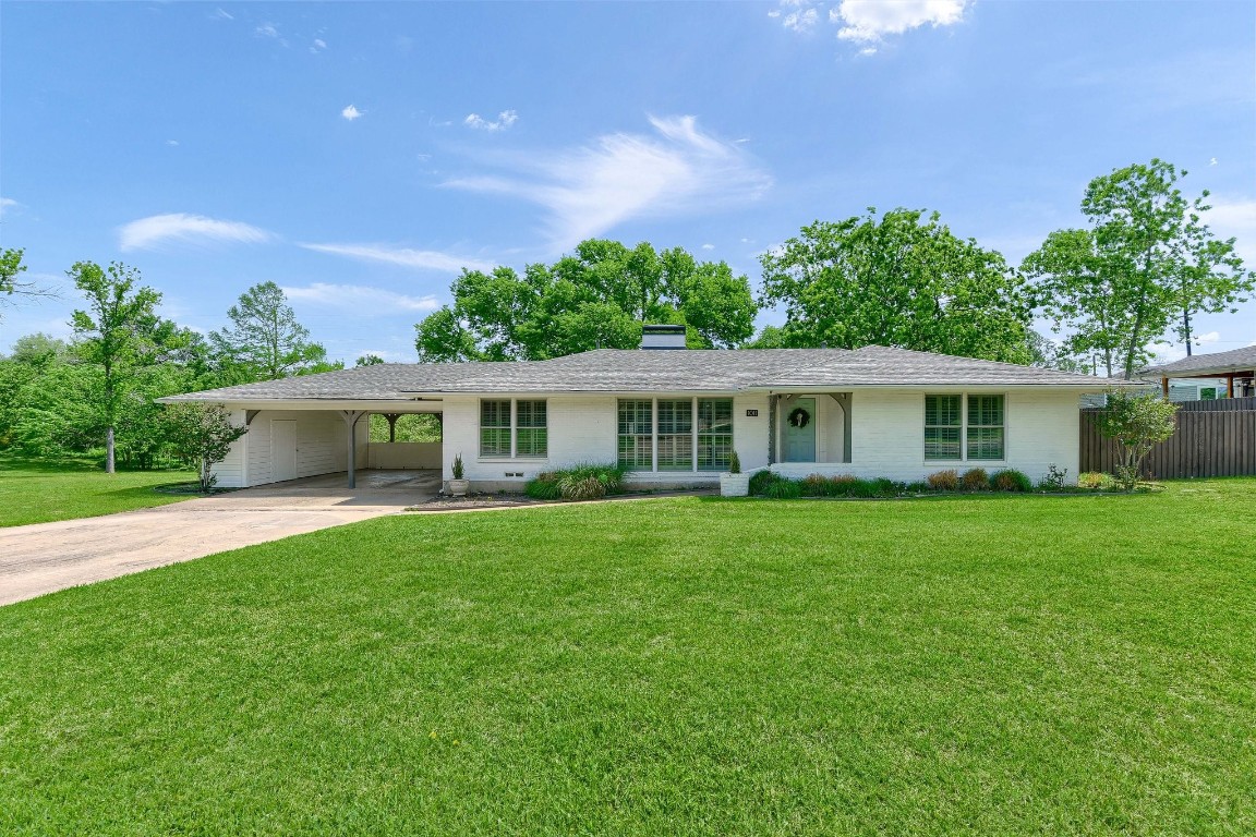 1011 Crestview Drive Sherman TX 75092