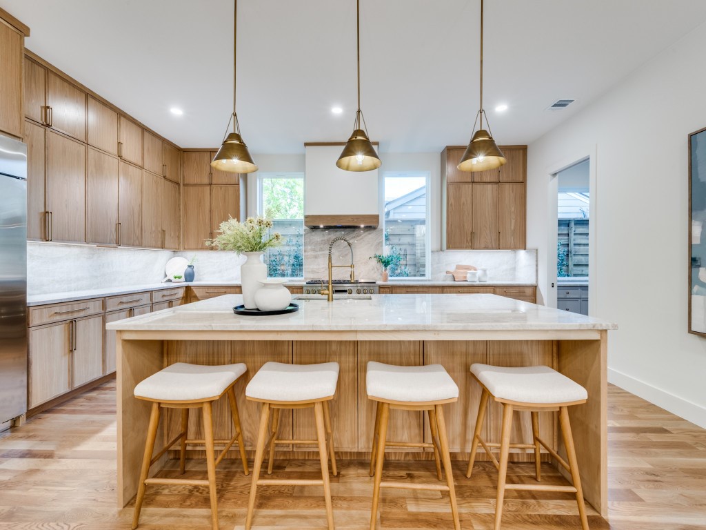 3850 Davila Drive Dallas TX 75220