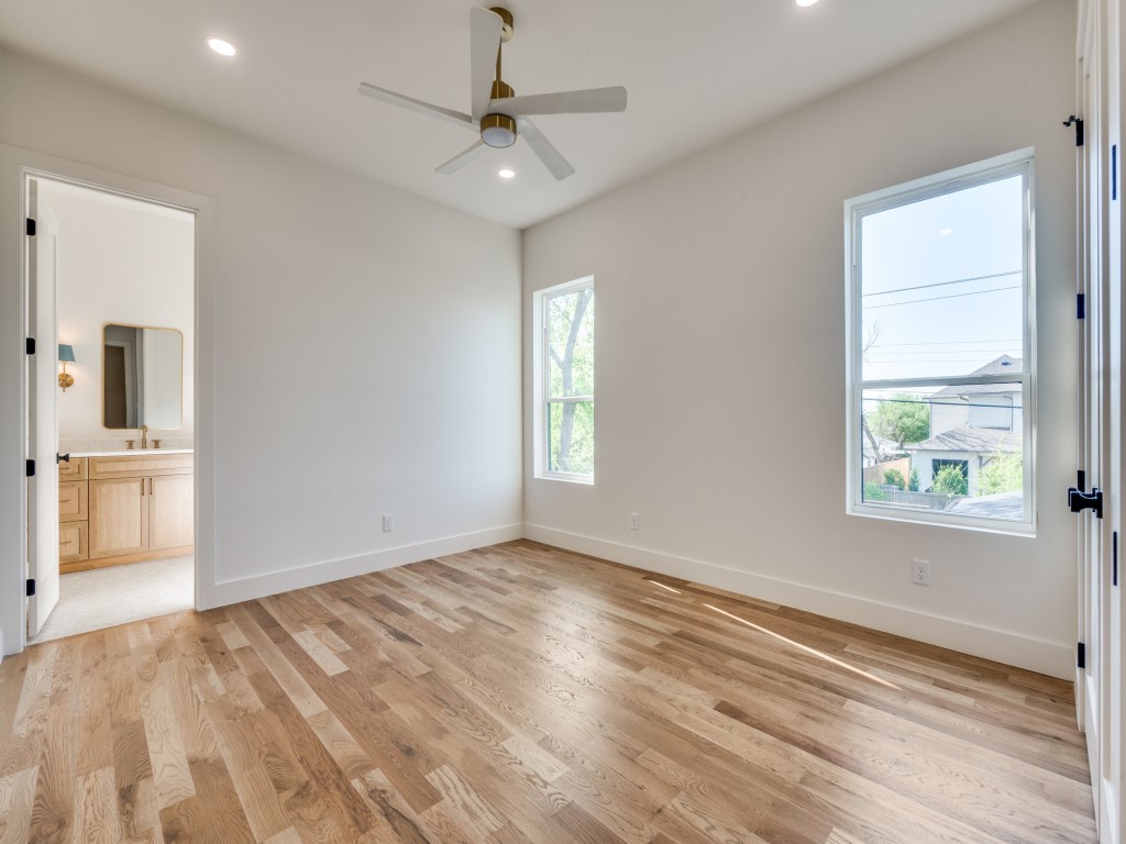 3850 Davila Drive Dallas TX 75220