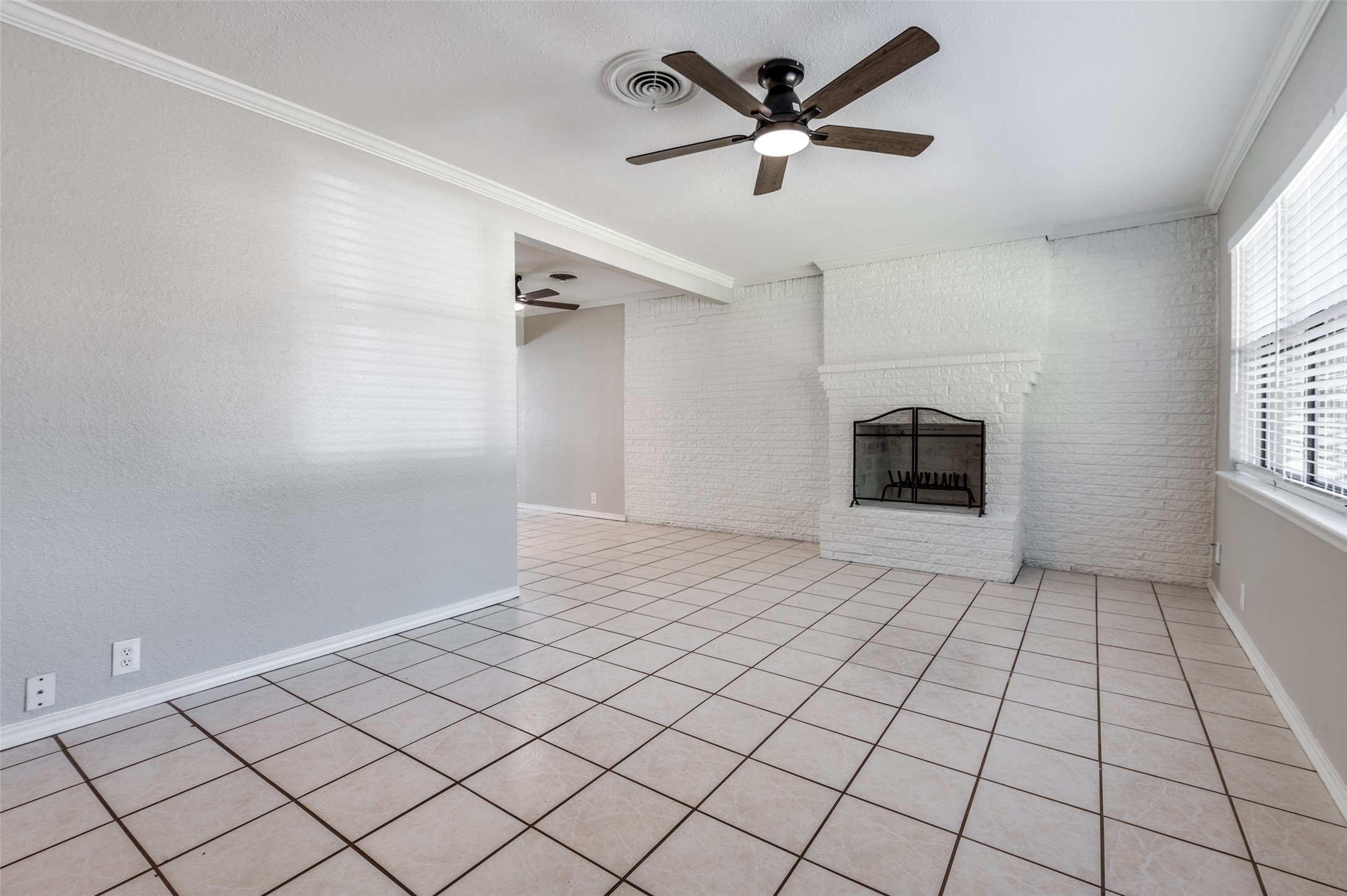 2952 Lavita Lane Farmers Branch TX 75234