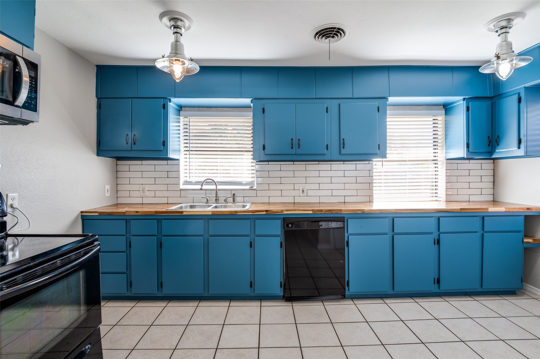 2952 Lavita Lane Farmers Branch TX 75234