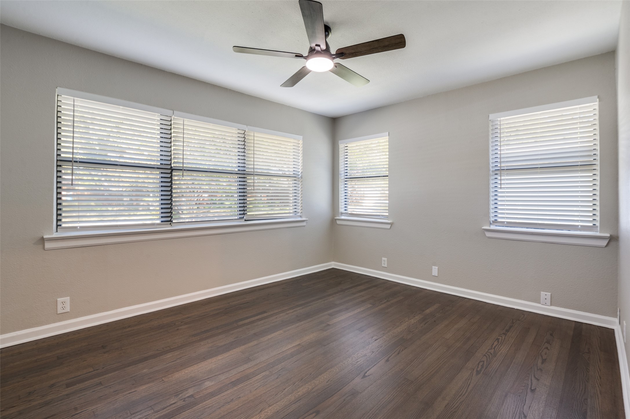 2952 Lavita Lane Farmers Branch TX 75234