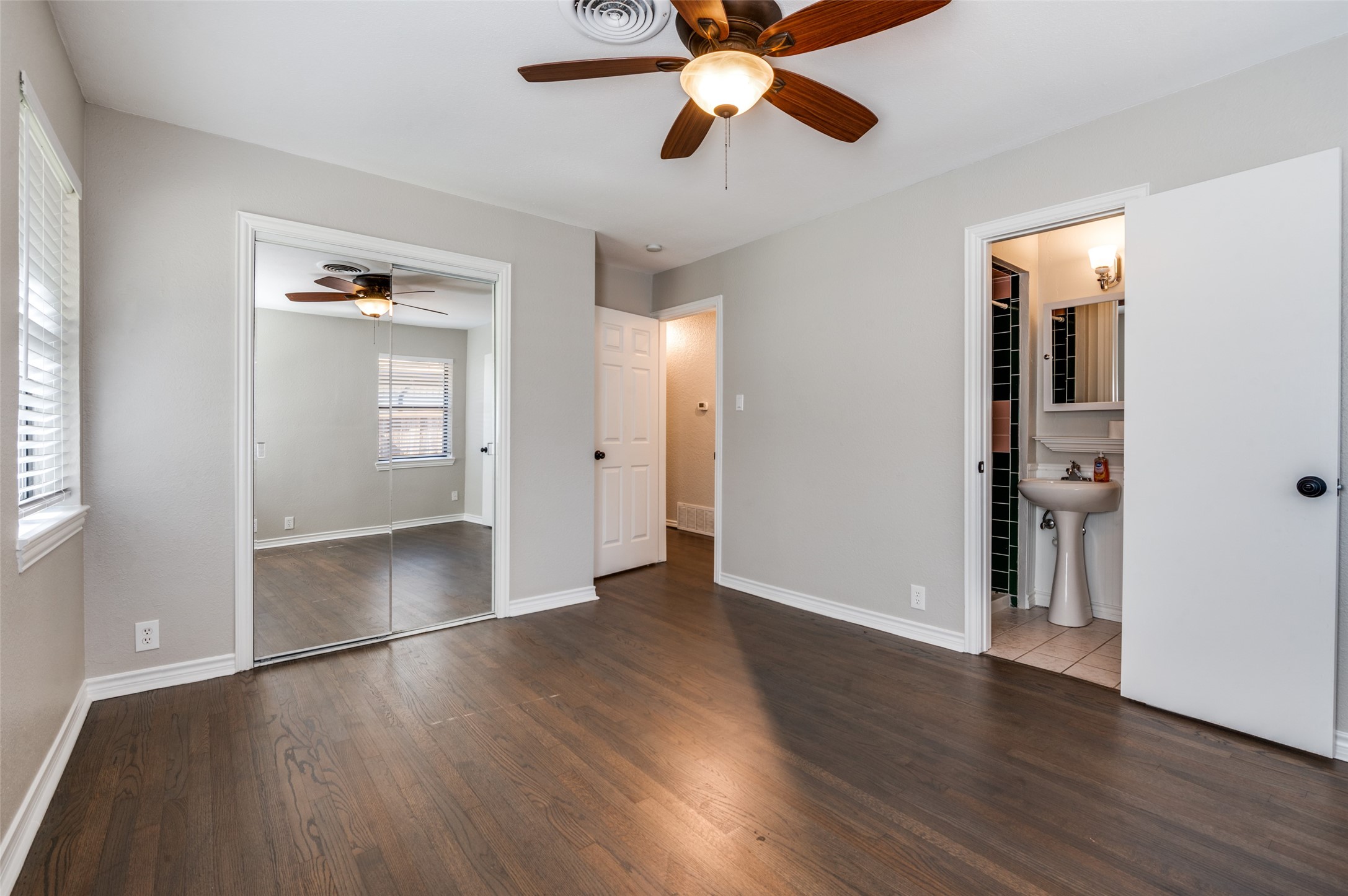2952 Lavita Lane Farmers Branch TX 75234