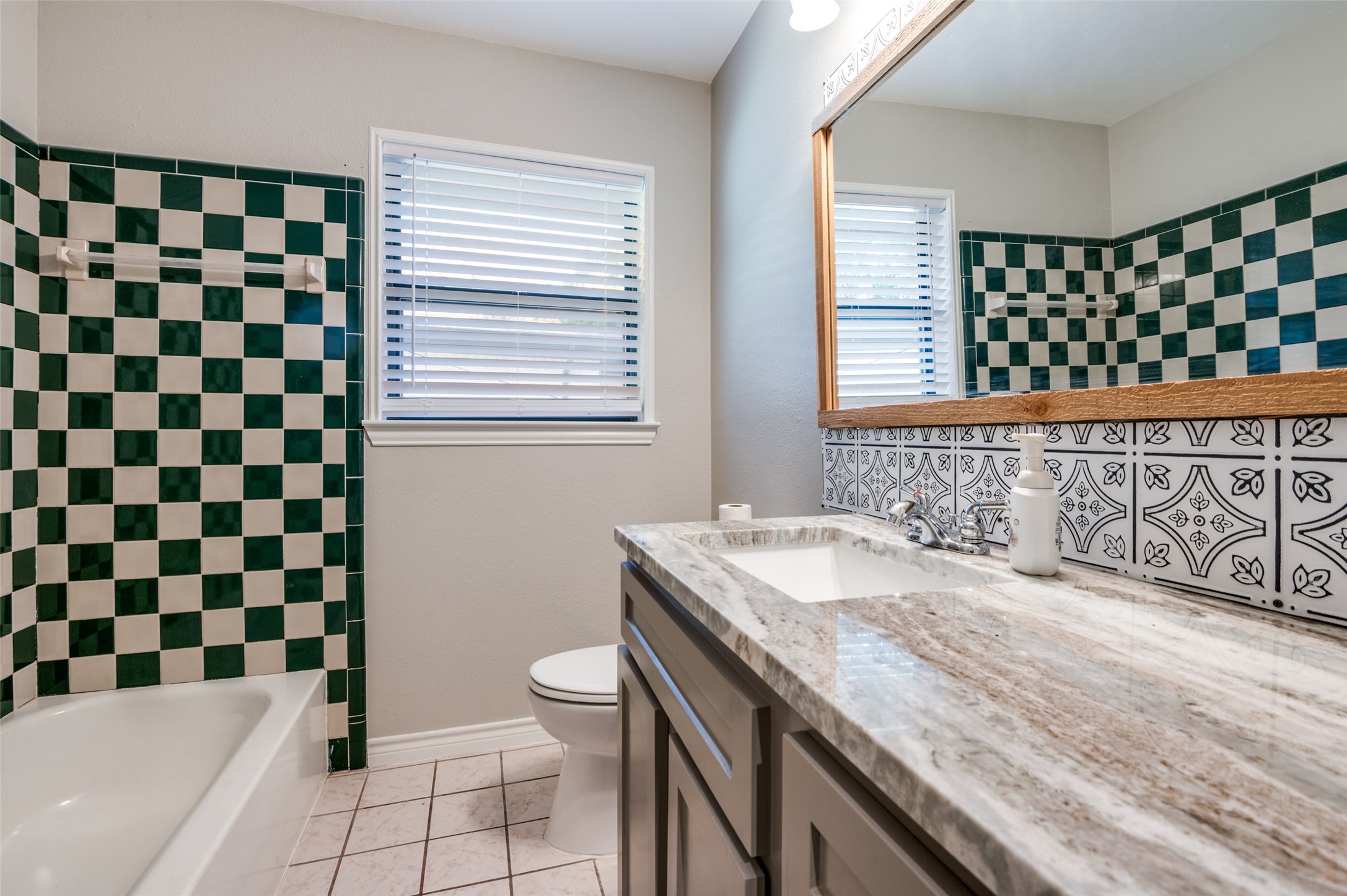 2952 Lavita Lane Farmers Branch TX 75234
