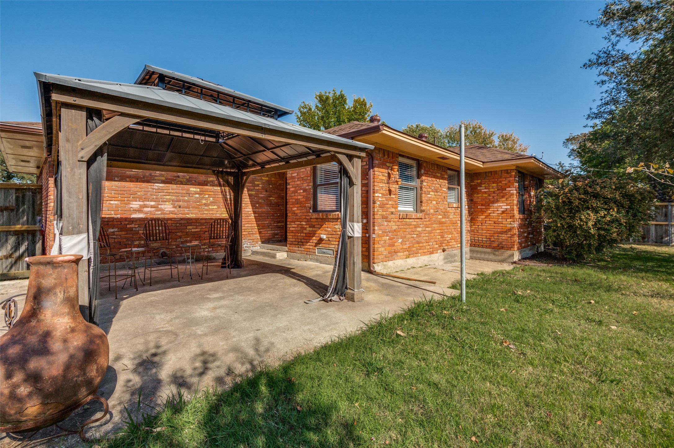 2952 Lavita Lane Farmers Branch TX 75234