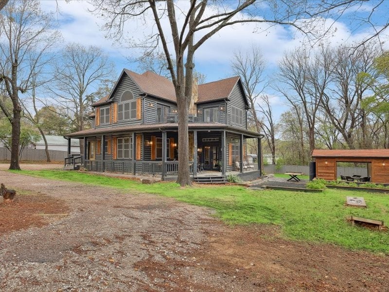 223 Oklahoma Avenue Pottsboro TX 75076