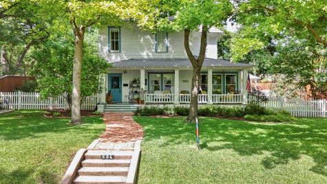604 W Jefferson Street Waxahachie TX 75165
