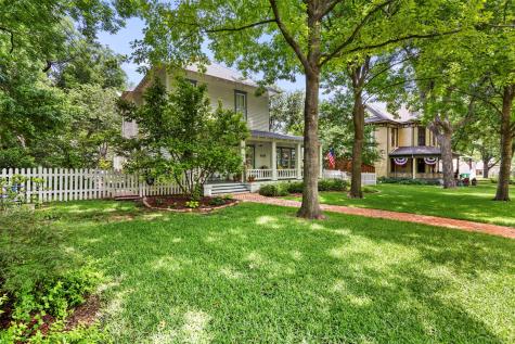 604 W Jefferson Street Waxahachie TX 75165