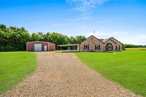 386 County Road 4443 Trenton TX 75490