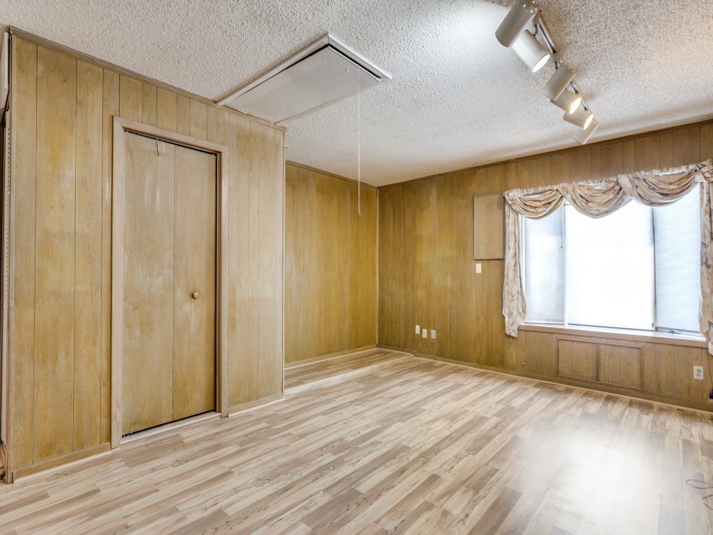 1216 Manning Street Benbrook TX 76126