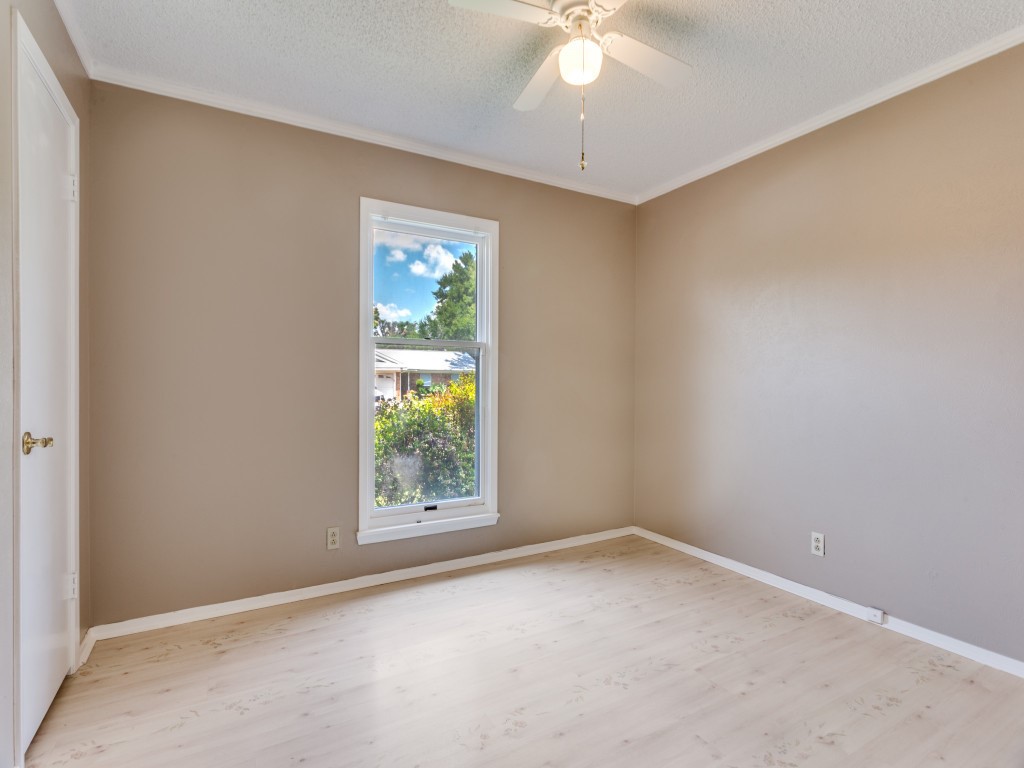 1216 Manning Street Benbrook TX 76126