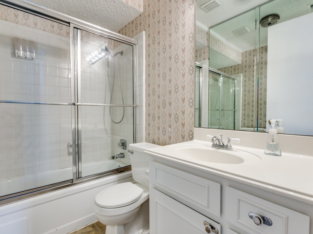 1216 Manning Street Benbrook TX 76126