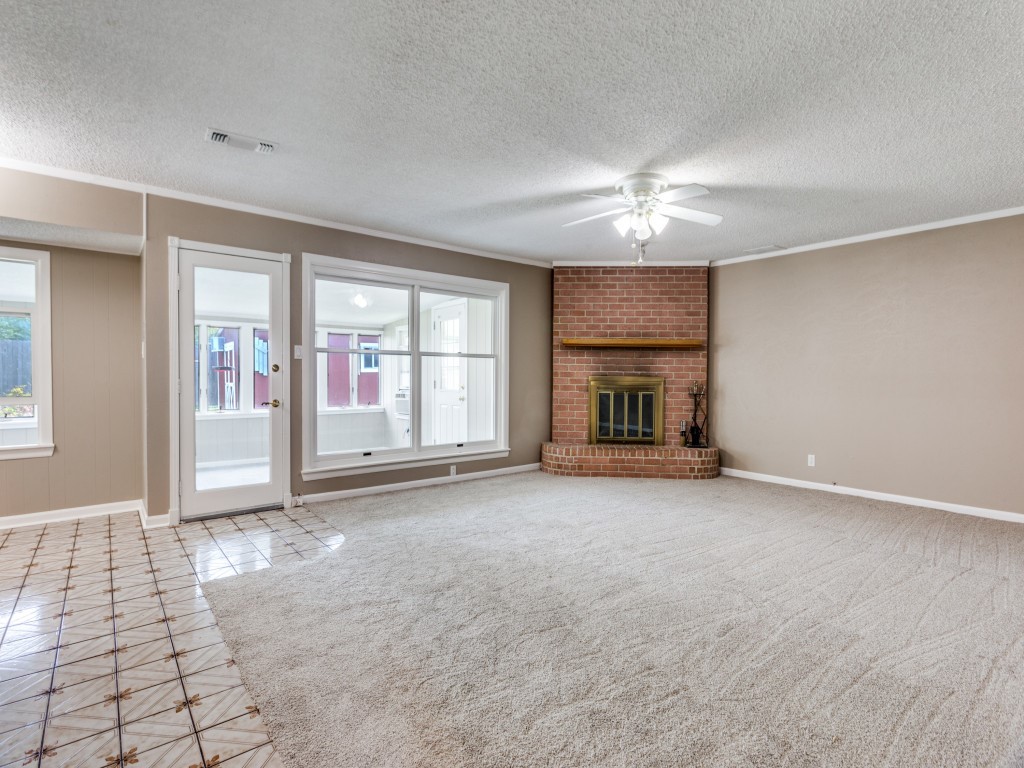 1216 Manning Street Benbrook TX 76126
