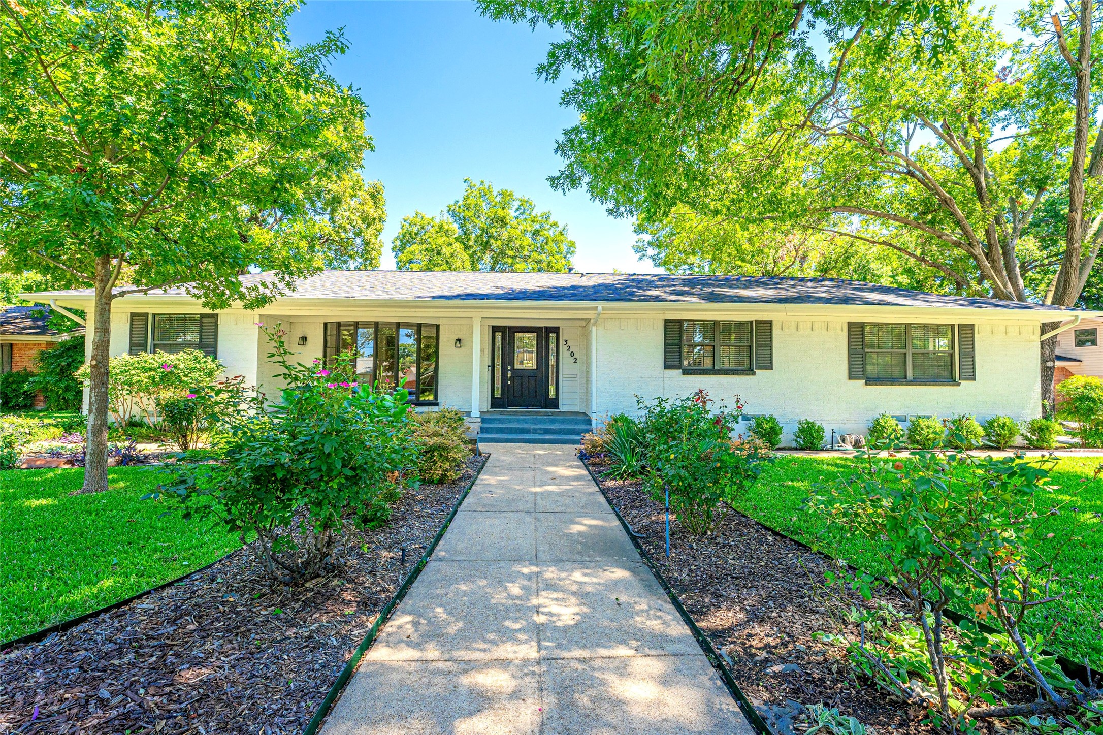 3202 S Glenbrook Drive Garland TX 75041