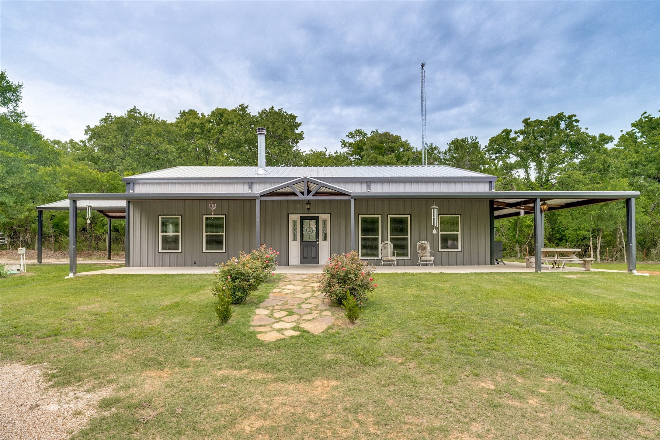 5115 County Road 423 Grandview TX 76050