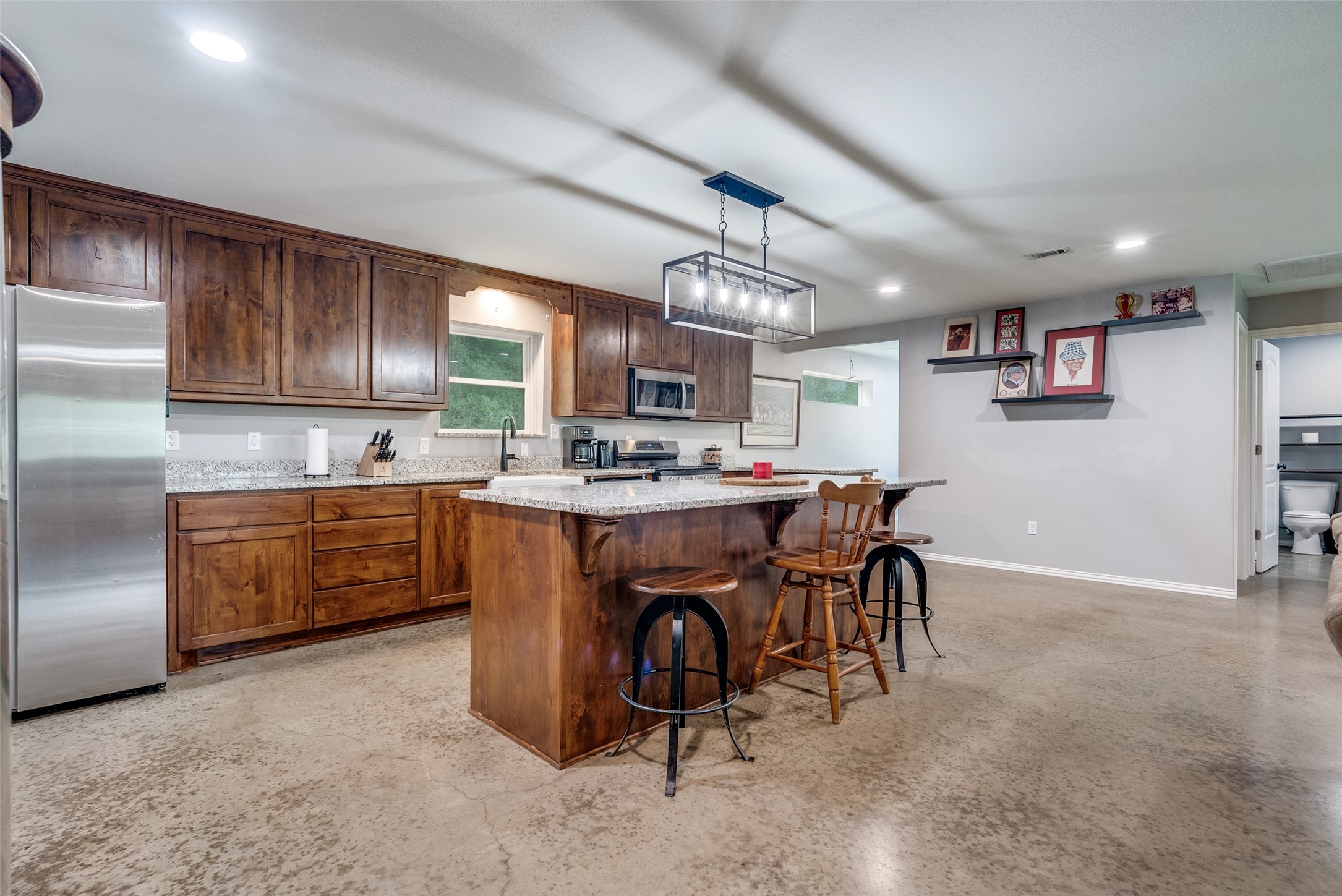 5115 County Road 423 Grandview TX 76050