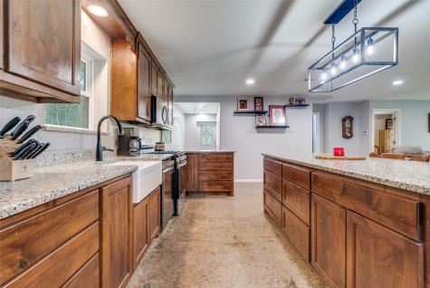 5115 County Road 423 Grandview TX 76050