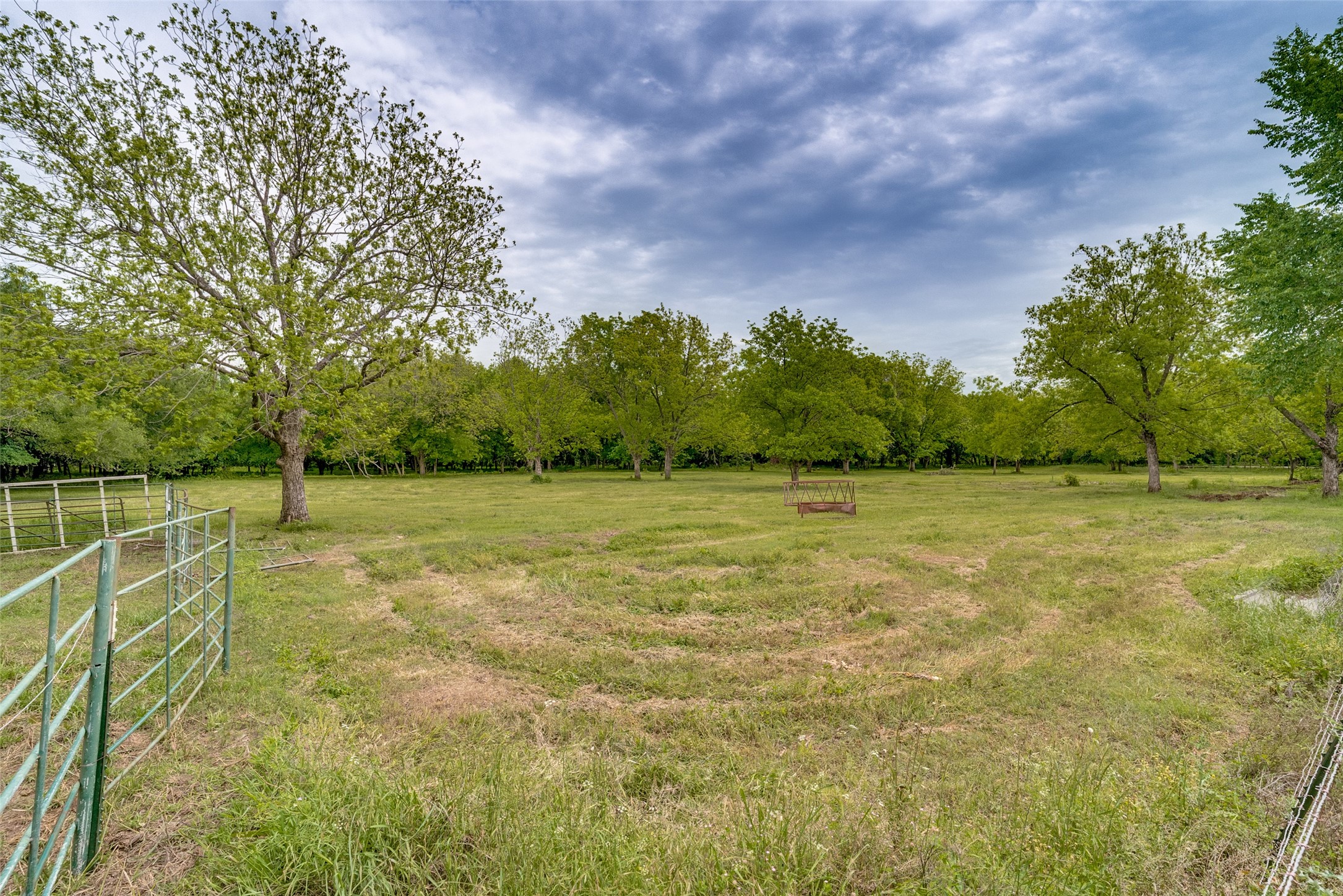5115 County Road 423 Grandview TX 76050