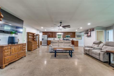 5115 County Road 423 Grandview TX 76050