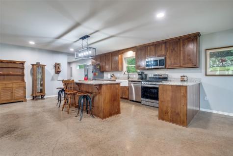 5115 County Road 423 Grandview TX 76050