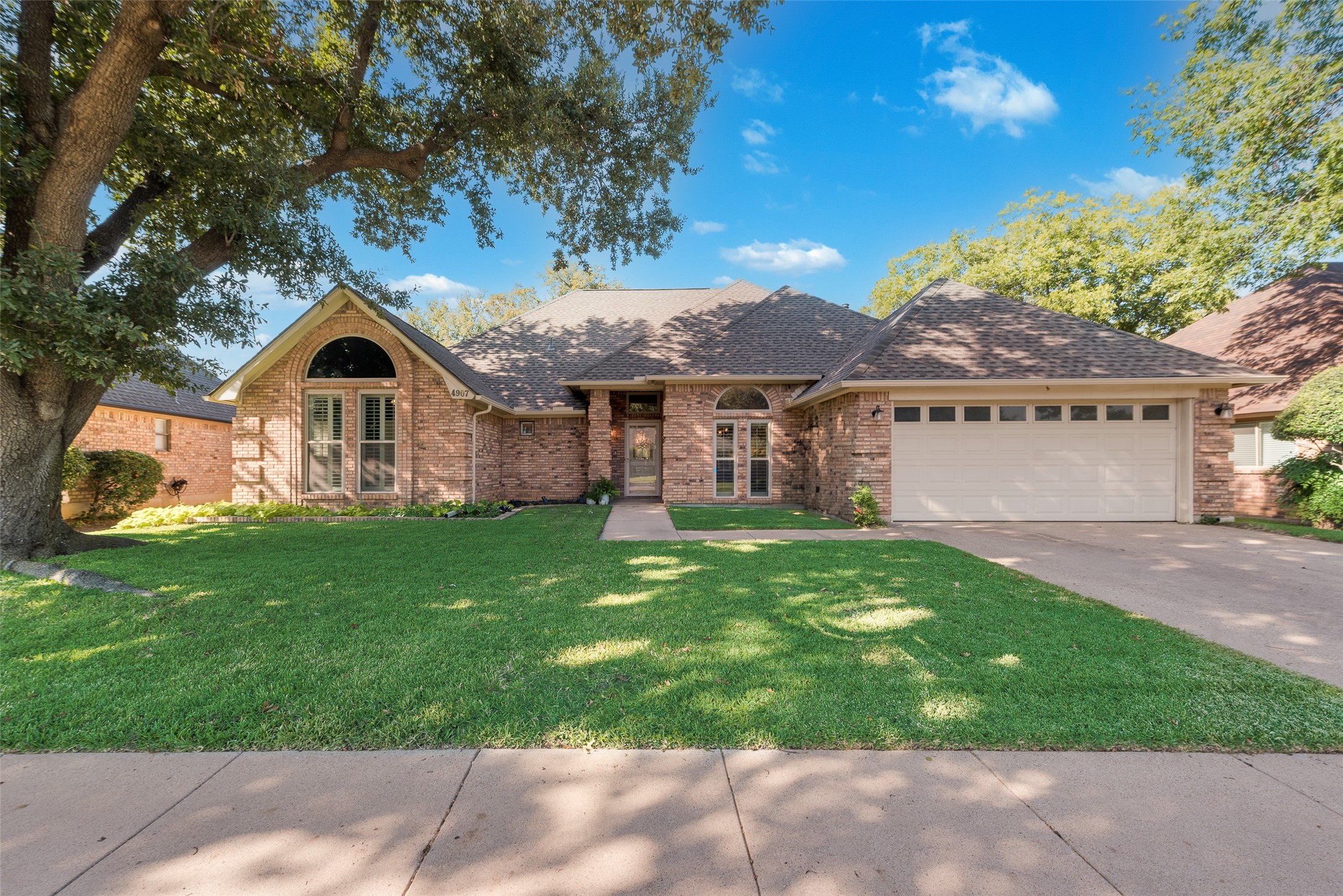 4907 Andalusia Trail Arlington TX 76017