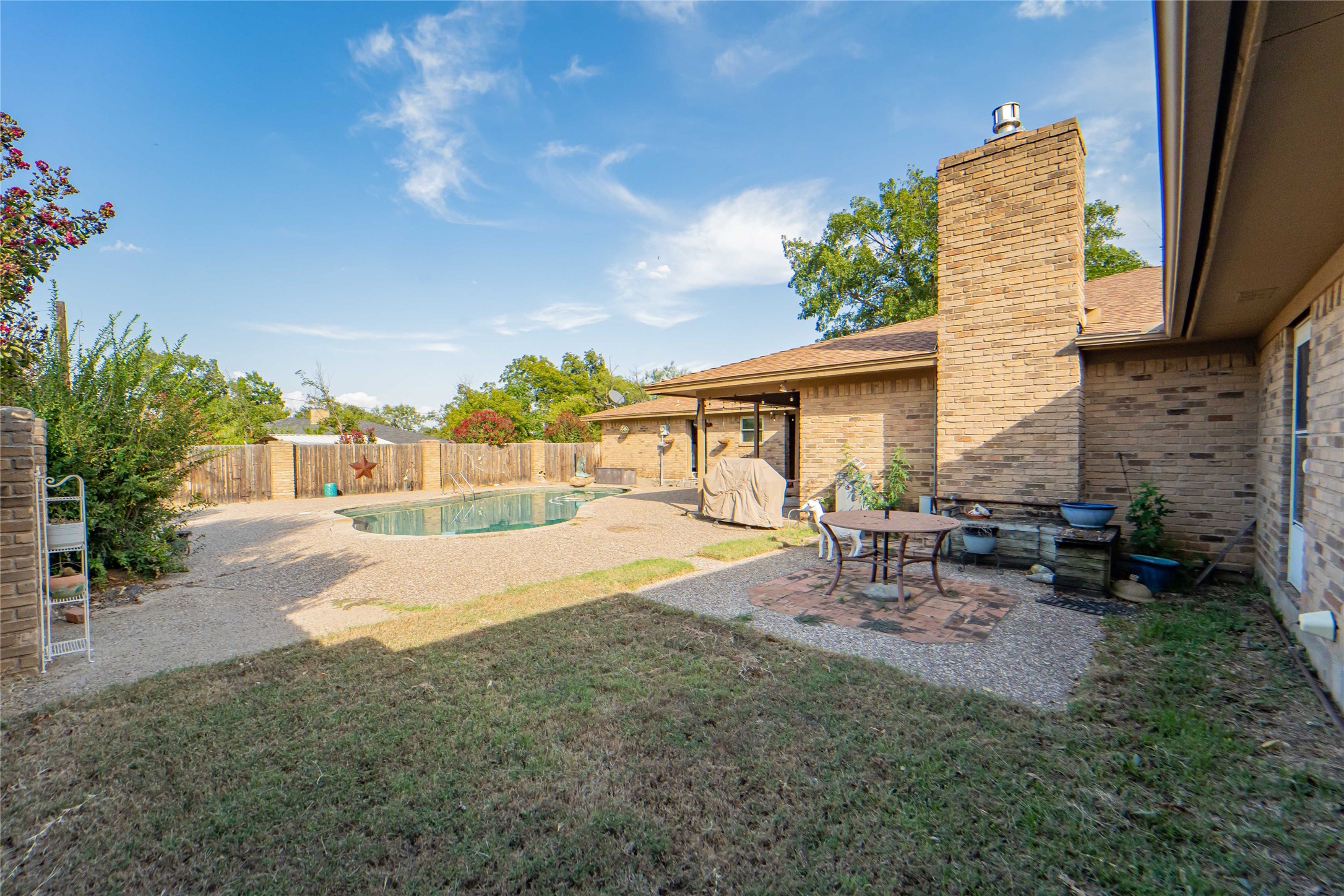 2 London Lane Breckenridge TX 76424