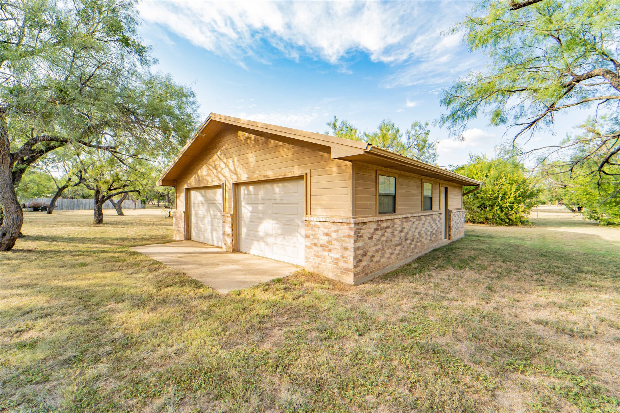 2 London Lane Breckenridge TX 76424