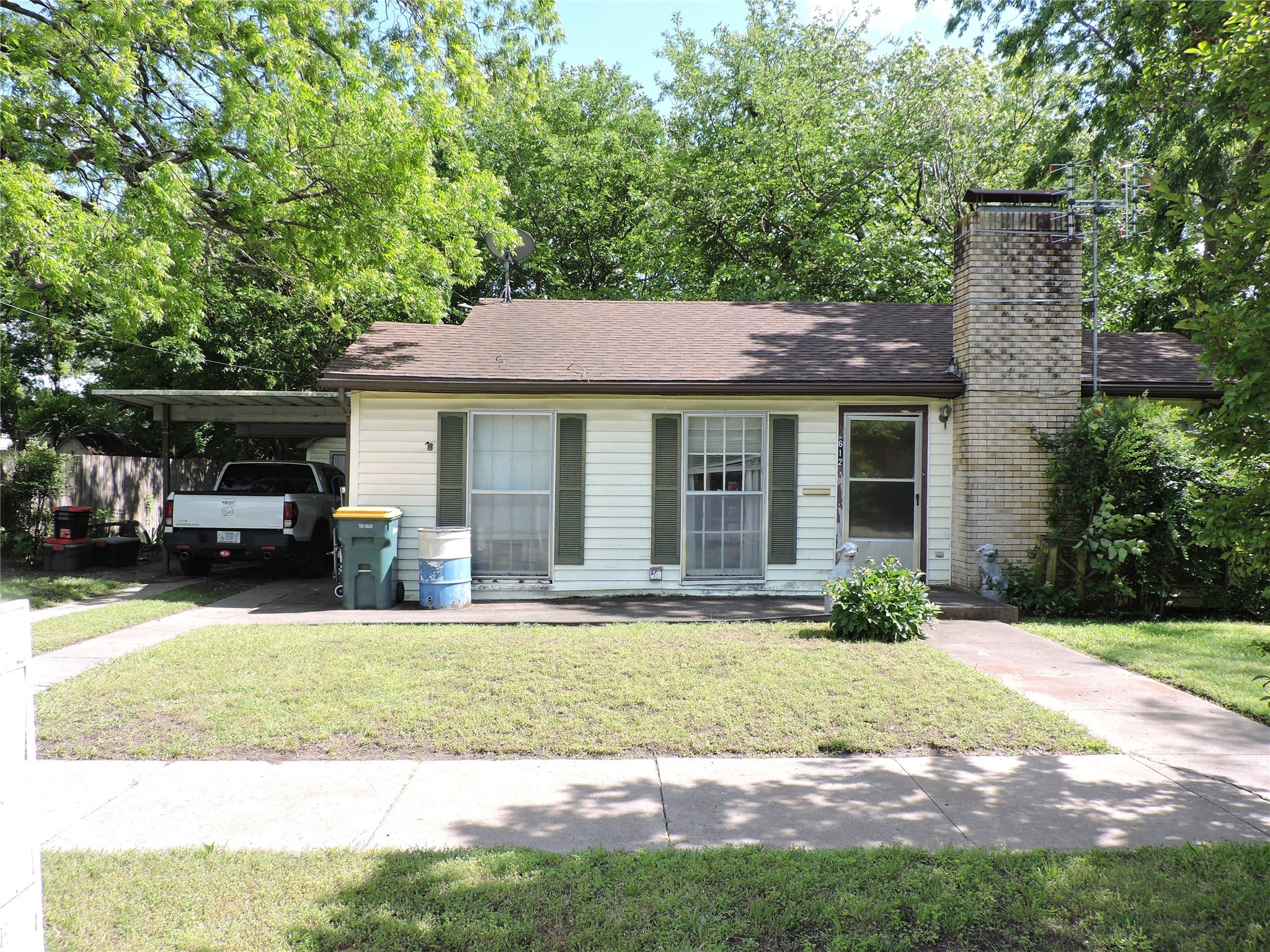 612 W Belden Street Sherman TX 75092