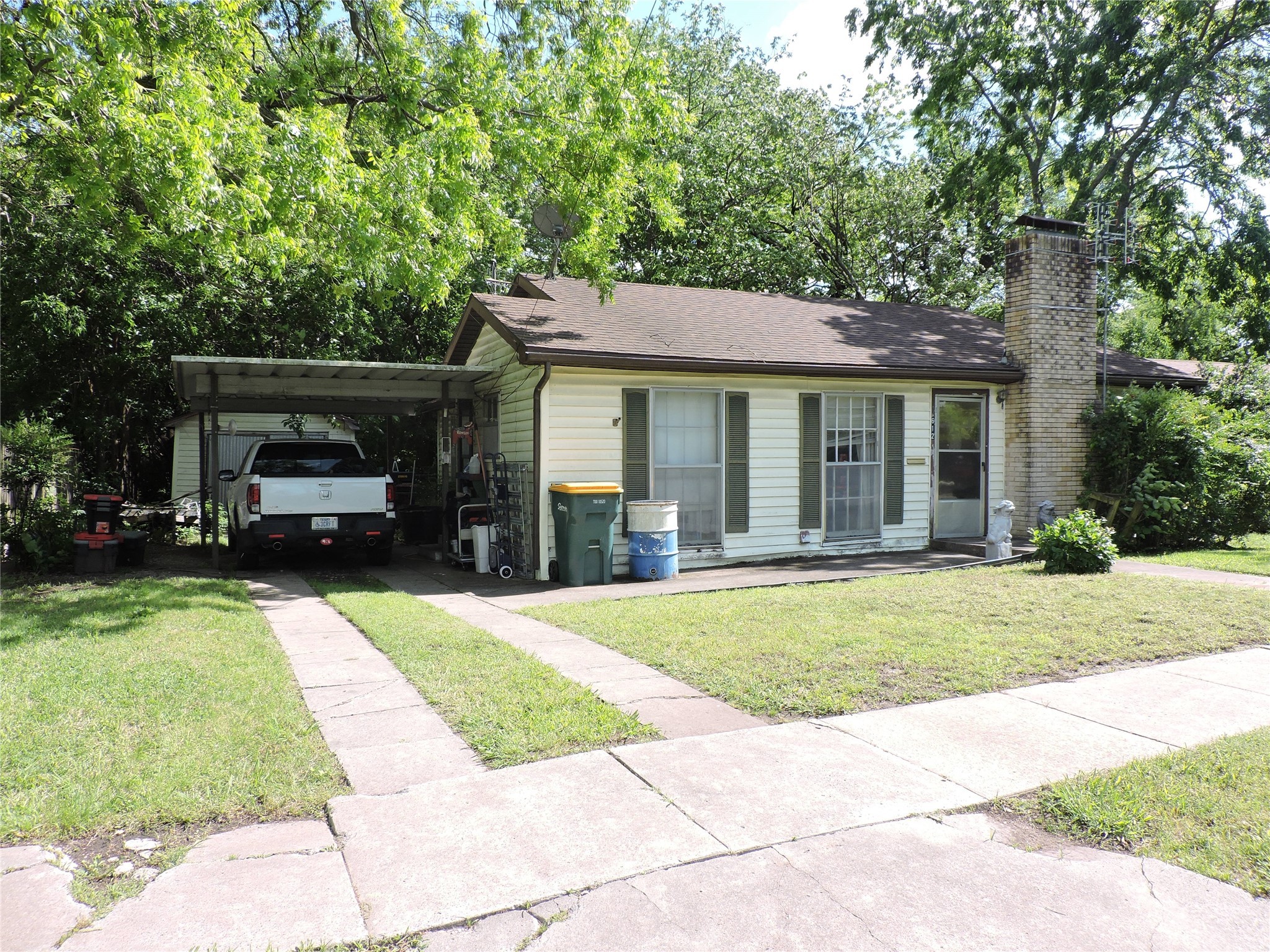 612 W Belden Street Sherman TX 75092