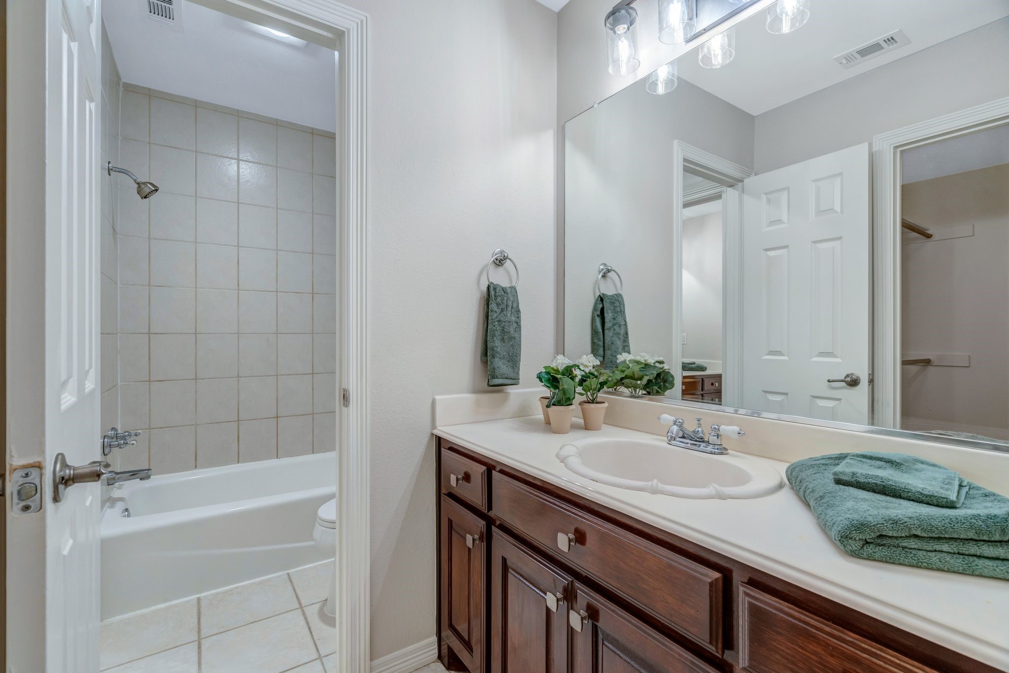 1810 Longbranch Road Waxahachie TX 76065