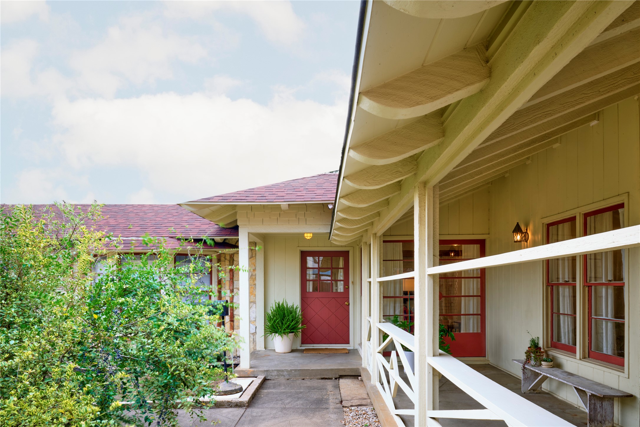 2237 W Jefferson Boulevard Dallas TX 75208