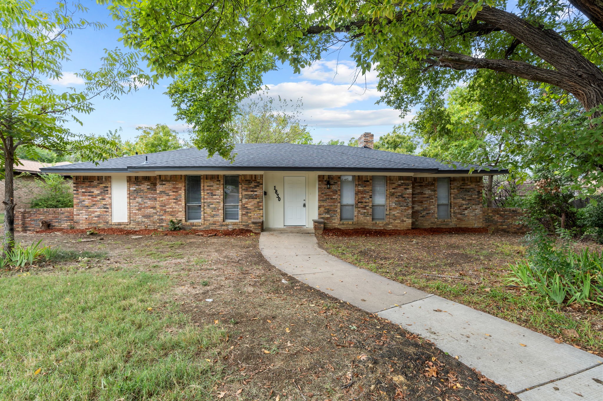 1830 Wellington Drive Grand Prairie TX 75051