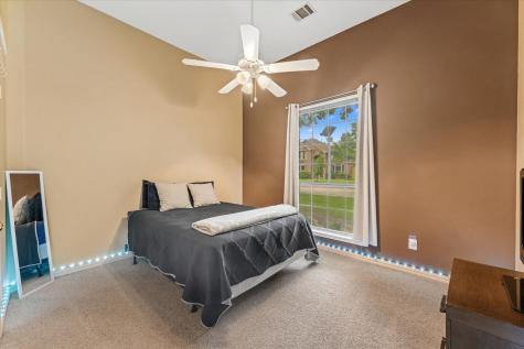 1040 Essex Drive Cedar Hill TX 75104