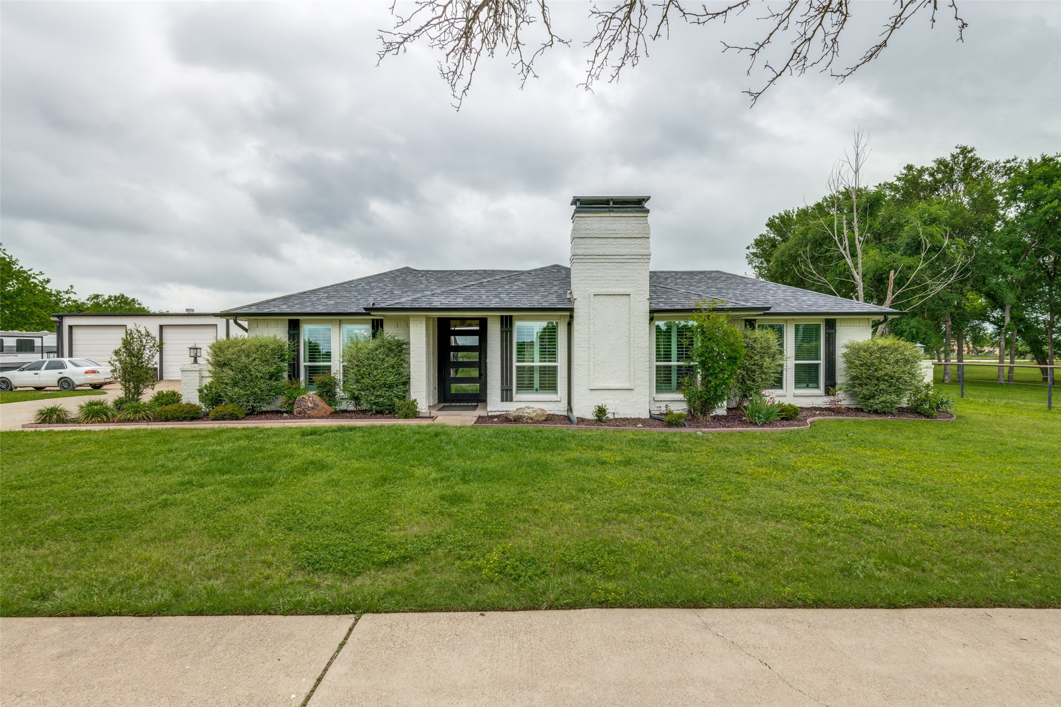 1301 Davis Lane Terrell TX 75160