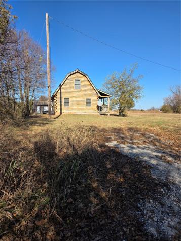 2628 S State Highway 121 Bonham TX 75418