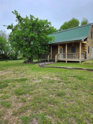 2628 S State Highway 121 Bonham TX 75418