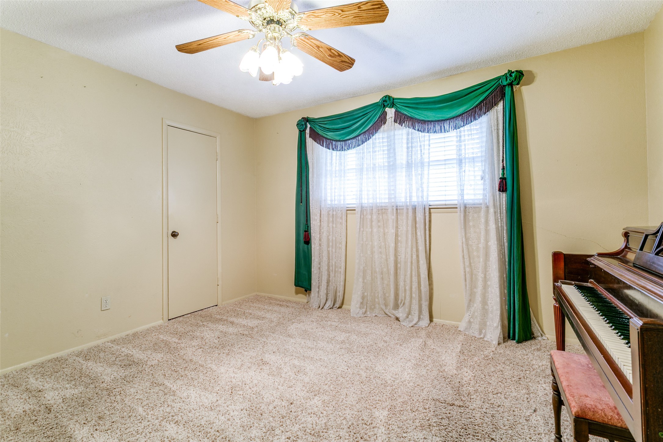 1309 Driftwood Drive Euless TX 76040