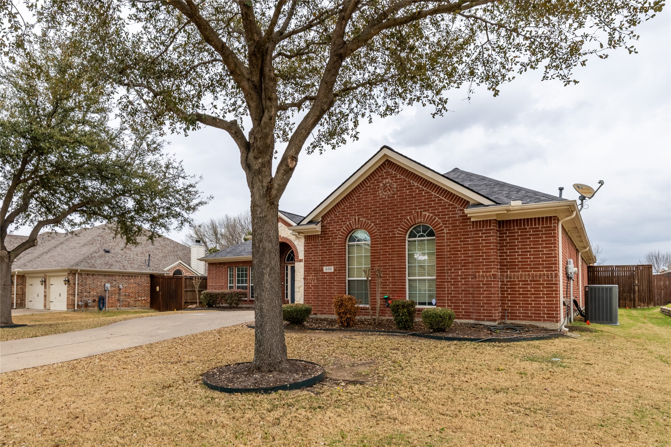 608 Walnut Hollow Drive Mansfield TX 76063