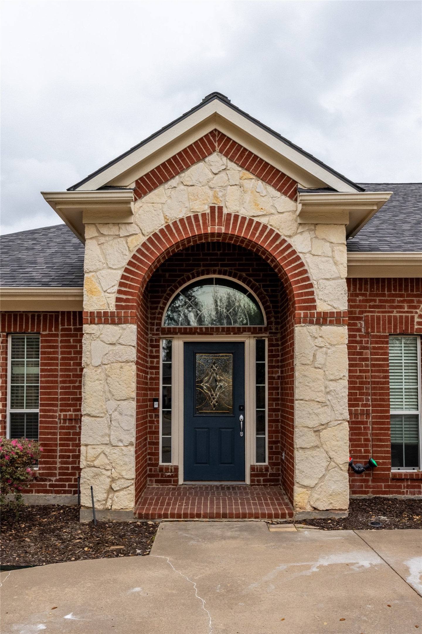 608 Walnut Hollow Drive Mansfield TX 76063