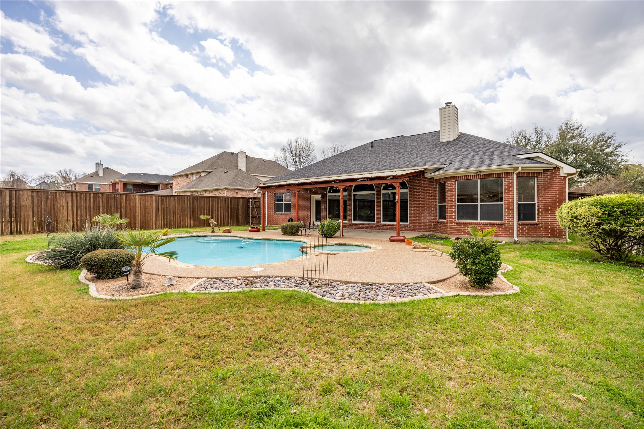 608 Walnut Hollow Drive Mansfield TX 76063