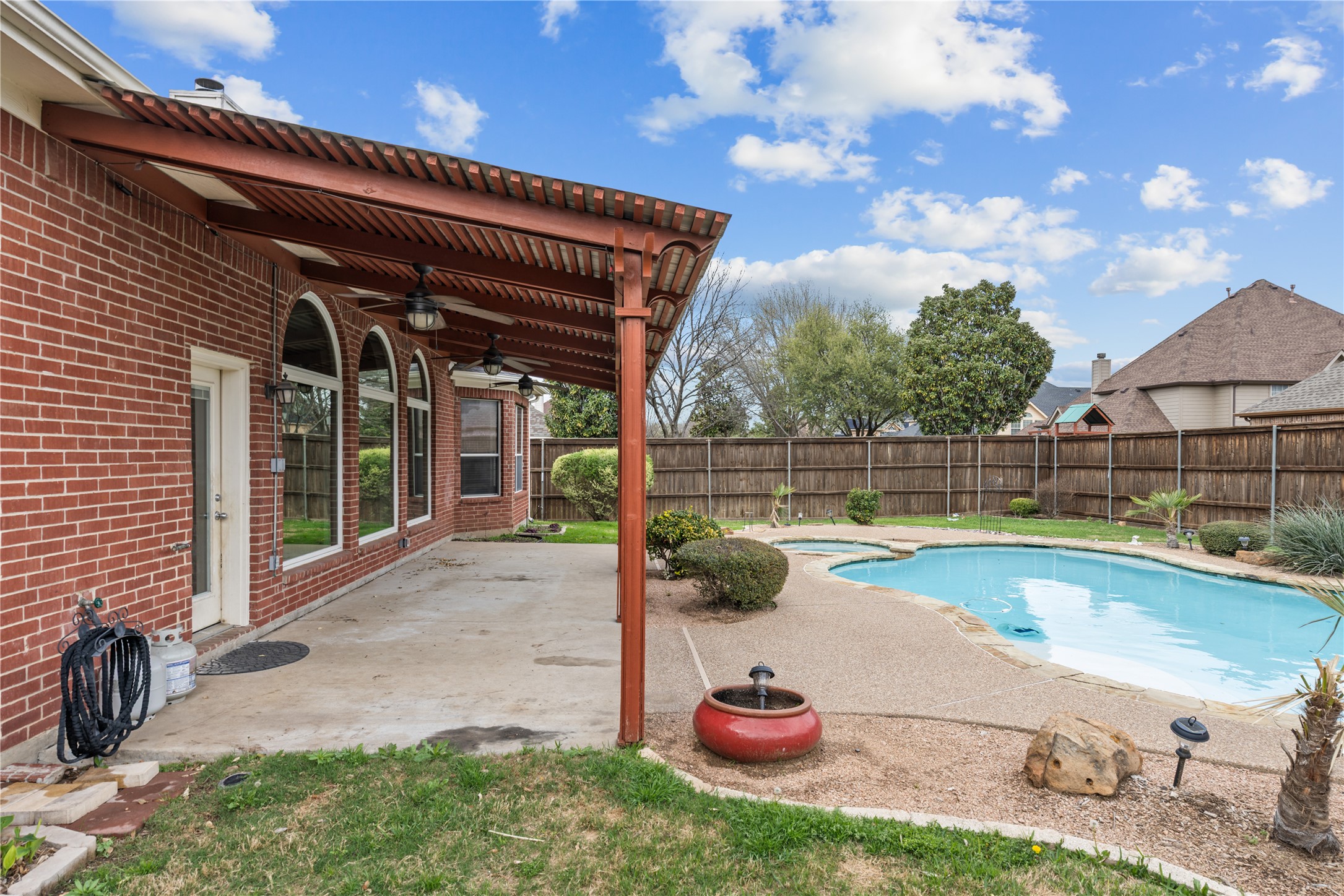 608 Walnut Hollow Drive Mansfield TX 76063