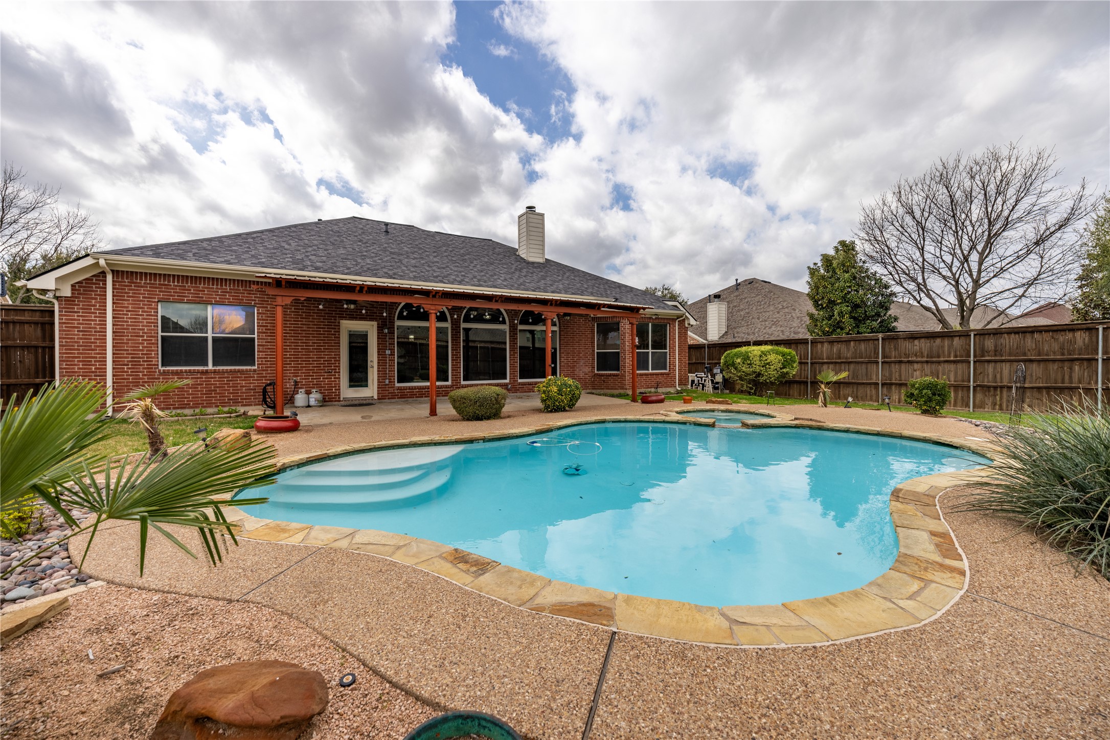 608 Walnut Hollow Drive Mansfield TX 76063