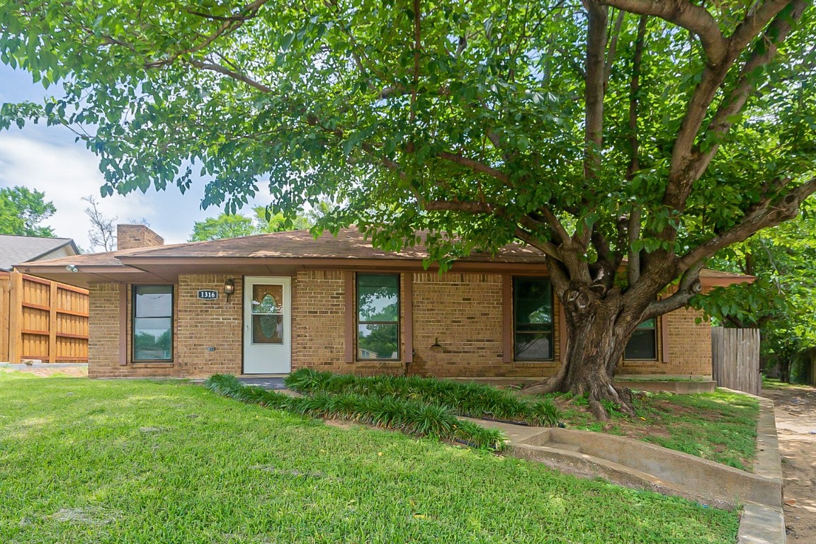 1316 Shady Spring Court E Irving TX 75060