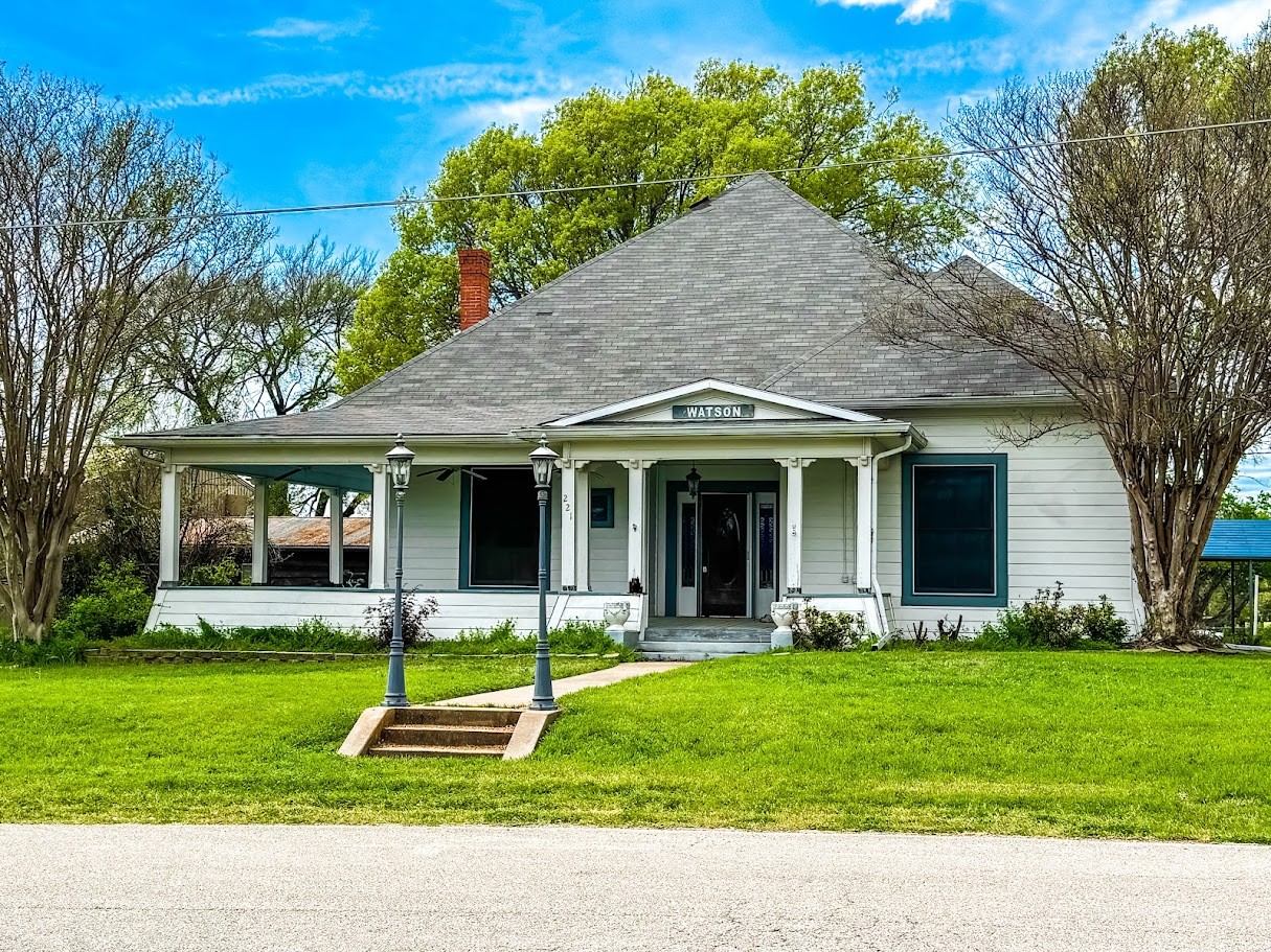 221 N Mount Street Fairfield TX 75840