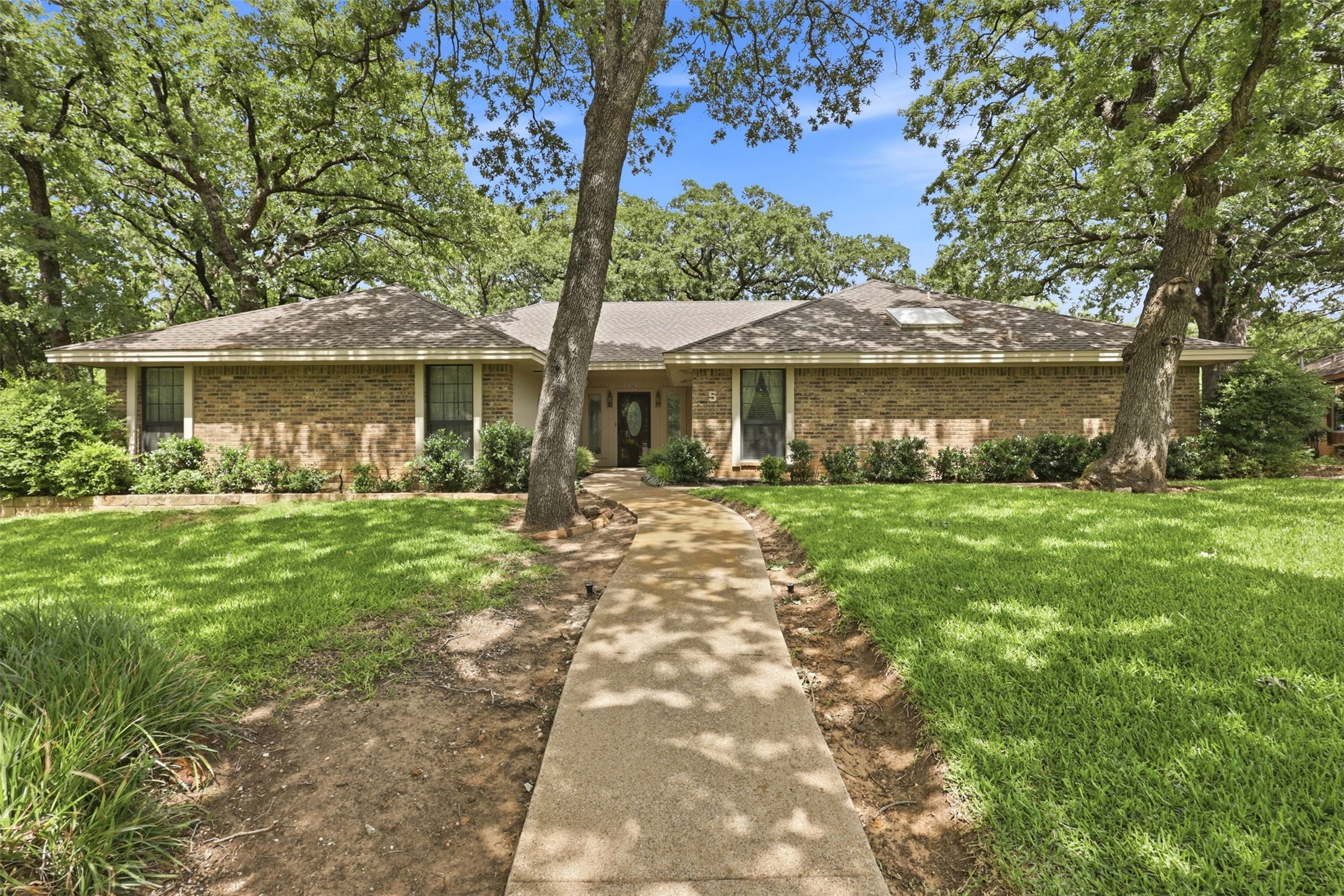 5 Windy Knoll Court Grapevine TX 76051