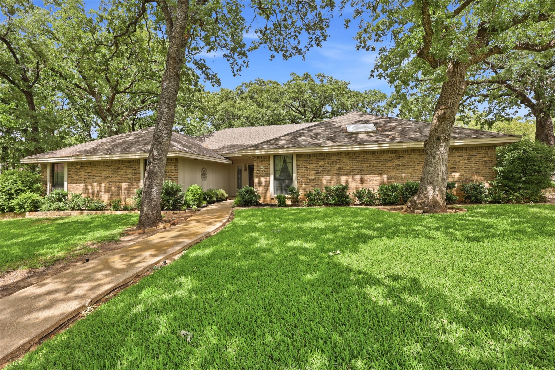 5 Windy Knoll Court Grapevine TX 76051