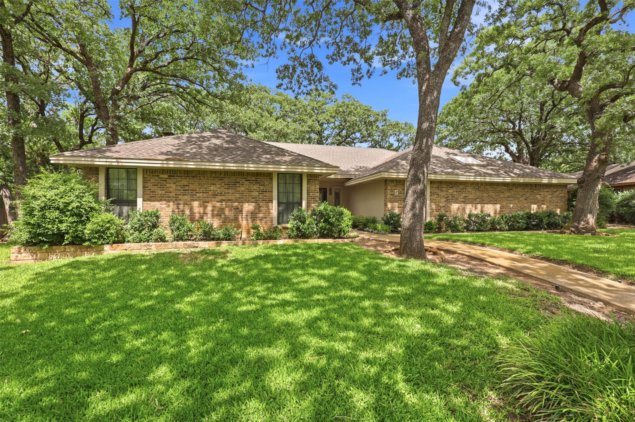 5 Windy Knoll Court Grapevine TX 76051