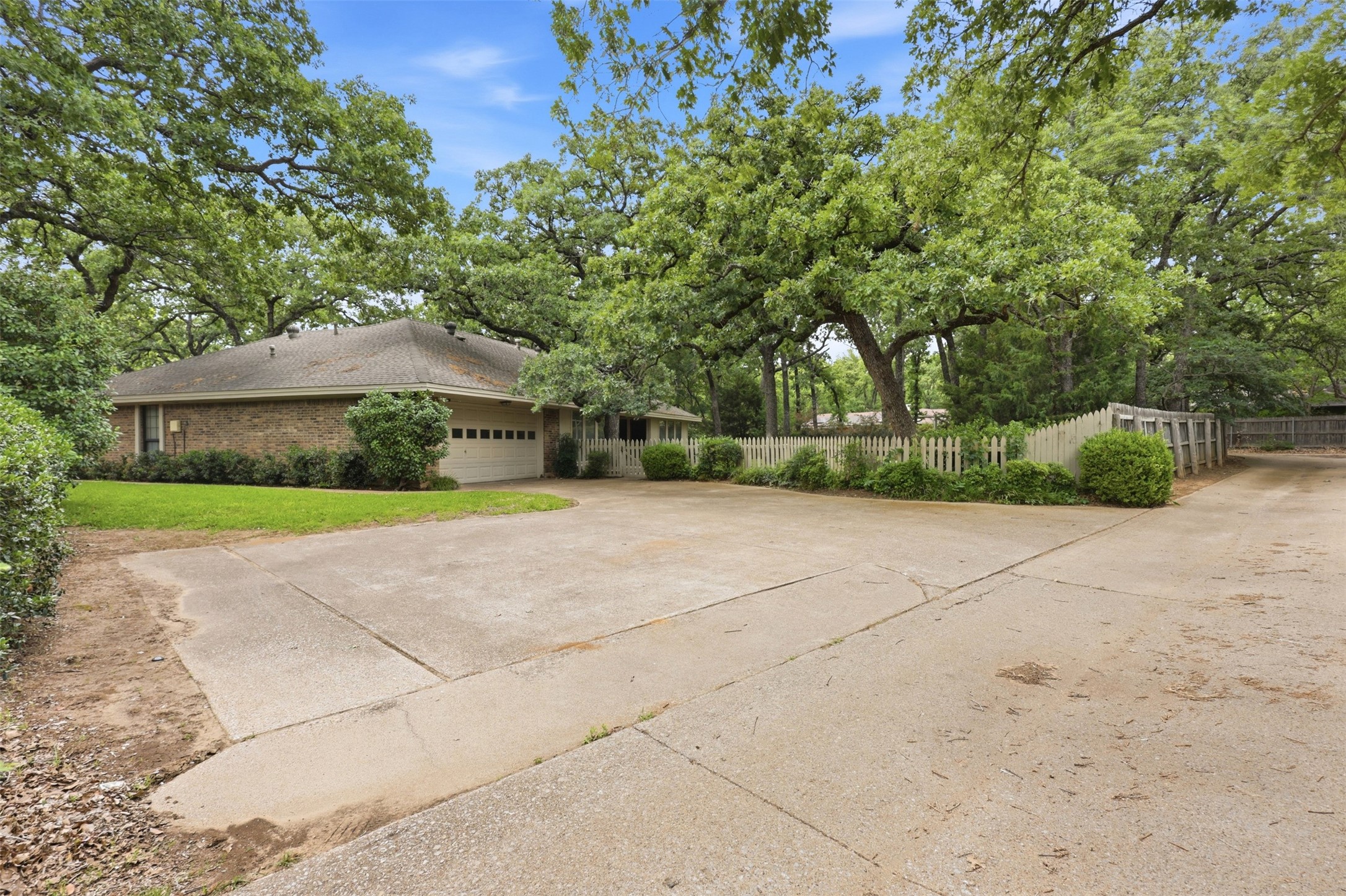 5 Windy Knoll Court Grapevine TX 76051