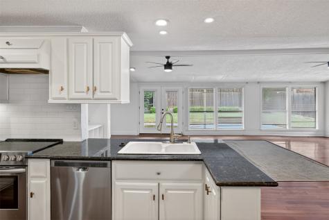 9551 Highedge Drive Dallas TX 75238