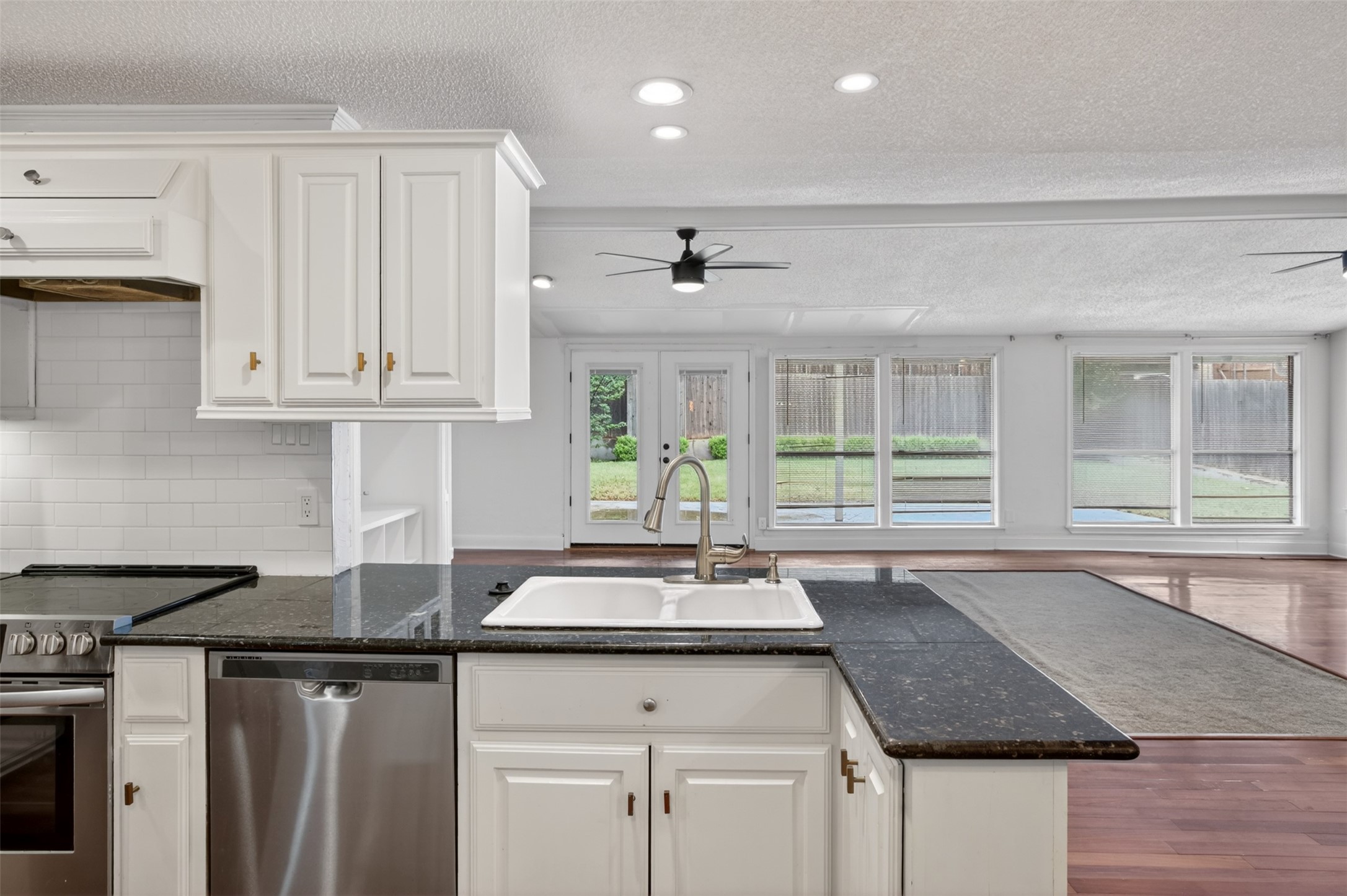 9551 Highedge Drive Dallas TX 75238